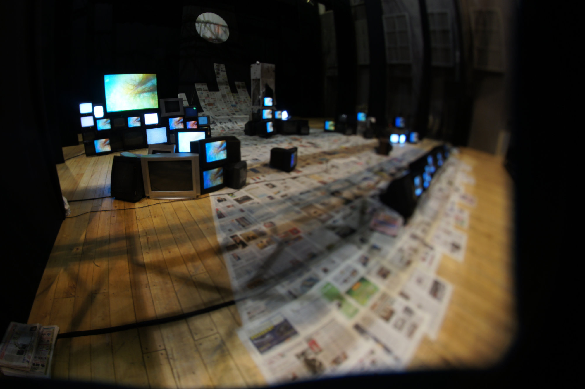 Videoinstallazione per la Scenografia della Tragedia delle Baccanti @ Teatro Astra - Torino